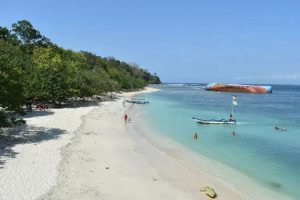 PANTAI PANGANDARAN BERADA DI JAWA BARAT