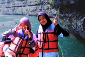 PAKET SEMI BODY RAFTING GREEN CANYON PANGANDARAN