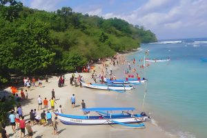 WISATA PANTAI PASIR PUTIH