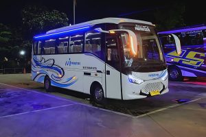 SEWA BUS PARIWISATA