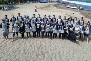 KAWASAN PANTAI PANGANDARAN YANG RAMAI DIKUNJUNGI