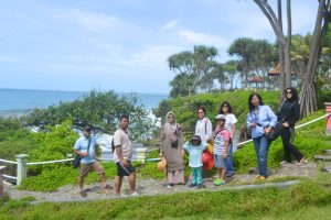 TIPS HEMAT LIBURAN KE PANGANDARAN BERSAMA KELUARGA